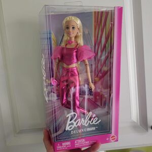 Barbie Deluxe Style Doll #5 in Metallic Pink Outfit, Blonde Hair